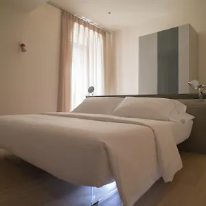 Design 2*, Vérone Italie